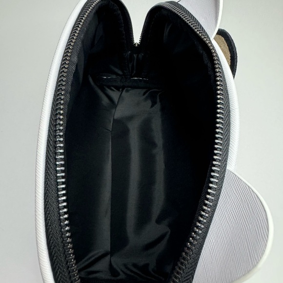 Hello Kitty Holiday Makeup Pouch - Golden Icon - Picture 10 of 11